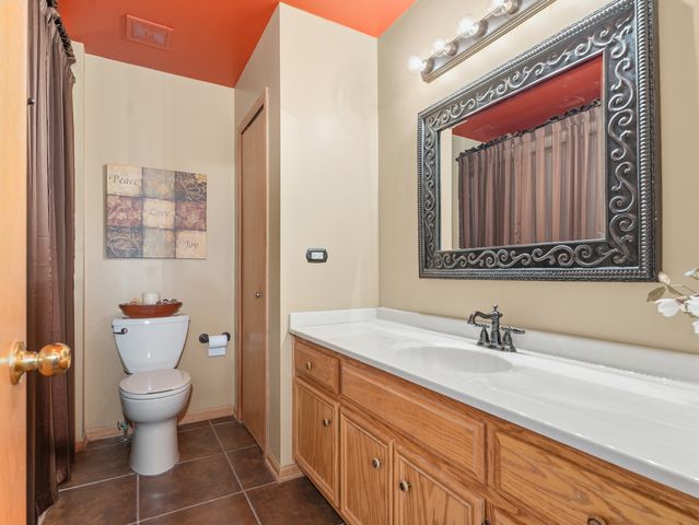 301 Savoy Drive, Shorewood, IL 60404