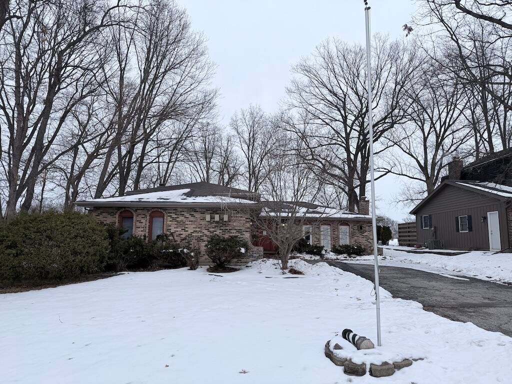4344 N Lakeshore Drive, Crown Point, IN 46307