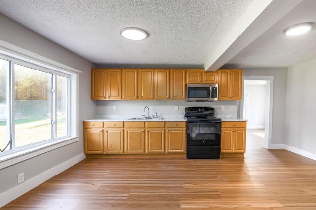 231 Millbury St, Auburn, MA 01501