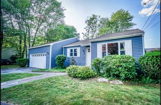 4 Burr Avenue, Barrington, RI 02806