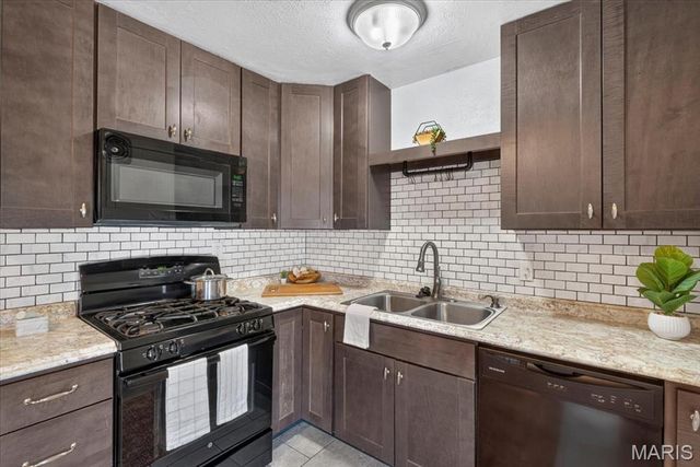 7137 Marwinette Avenue, St Louis, MO 63116