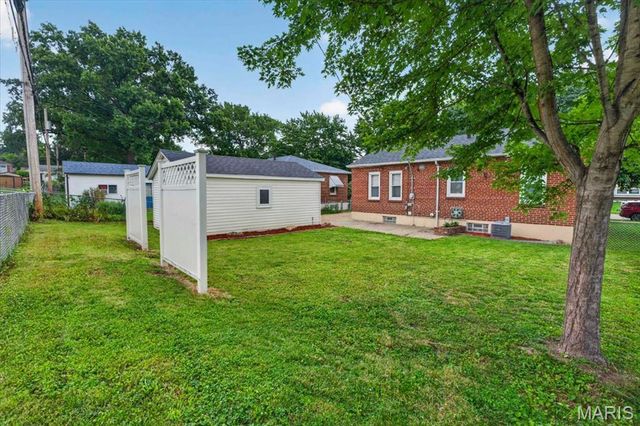 7137 Marwinette Avenue, St Louis, MO 63116