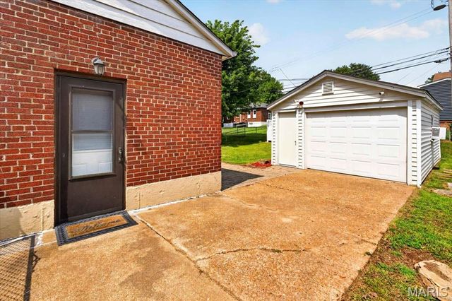 7137 Marwinette Avenue, St Louis, MO 63116