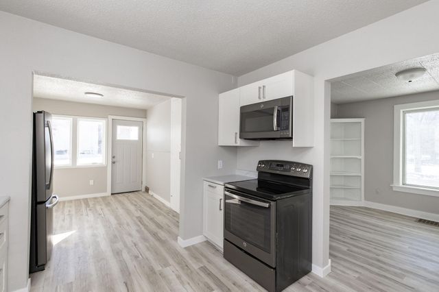 1548 3rd Avenue N, Fargo, ND 58102