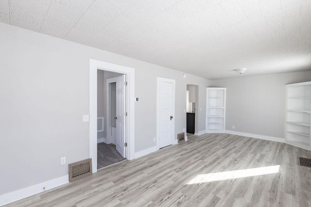 1548 3rd Avenue N, Fargo, ND 58102