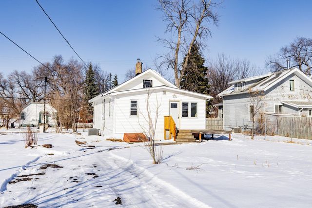 1548 3rd Avenue N, Fargo, ND 58102