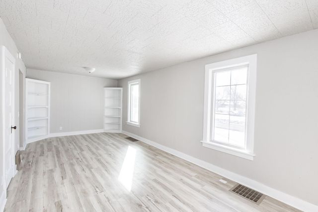 1548 3rd Avenue N, Fargo, ND 58102