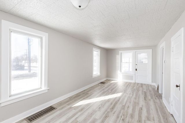 1548 3rd Avenue N, Fargo, ND 58102