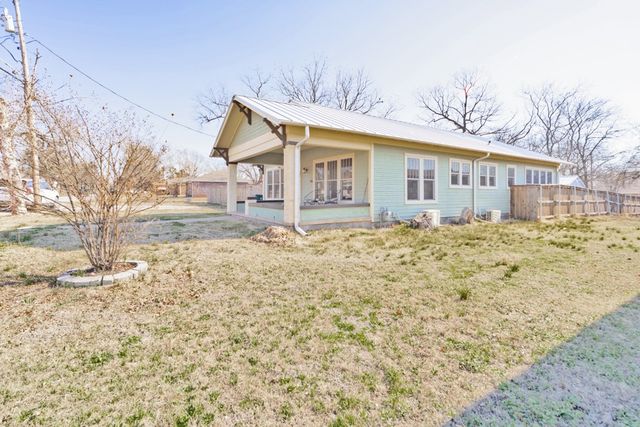 701 N Mason Street, Bowie, TX 76230