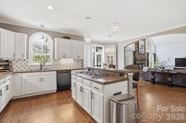 1231 Over Stream Lane, Matthews, NC 28105