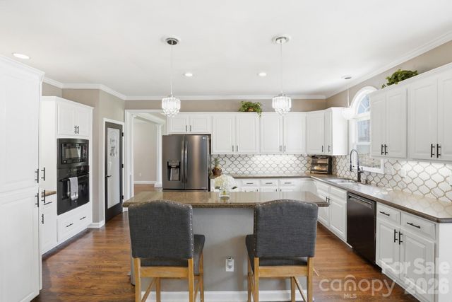 1231 Over Stream Lane, Matthews, NC 28105