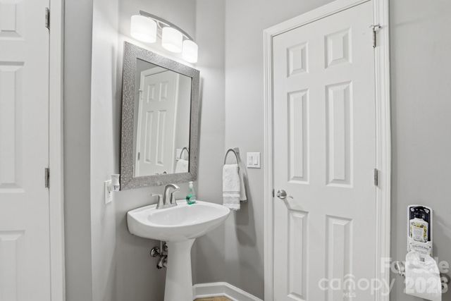 1231 Over Stream Lane, Matthews, NC 28105