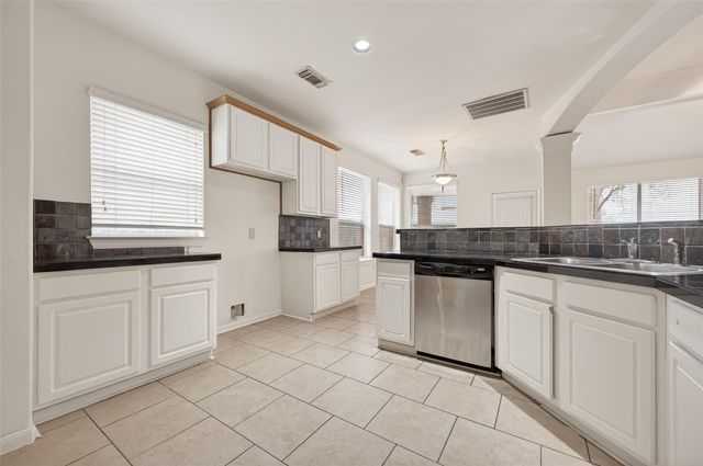 14914 W Bend Dr, Houston, TX 77082