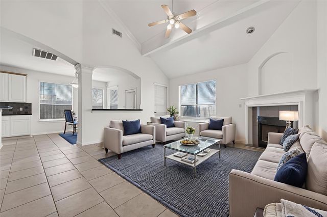 14914 W Bend Dr, Houston, TX 77082