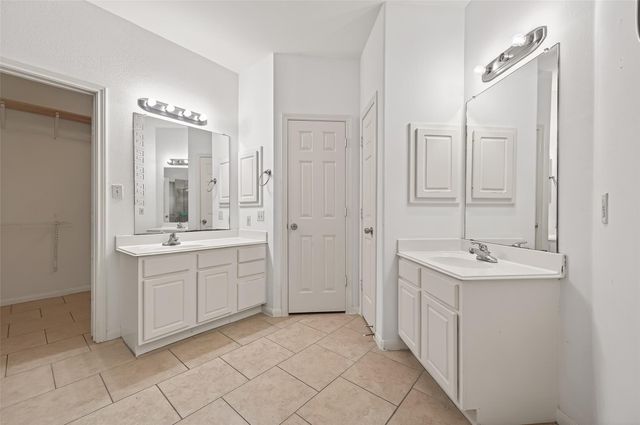 14914 W Bend Dr, Houston, TX 77082