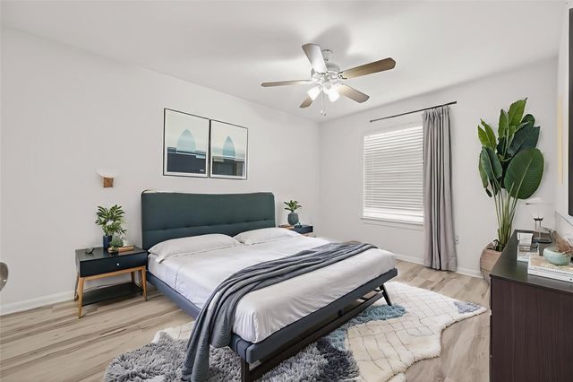 14914 W Bend Dr, Houston, TX 77082