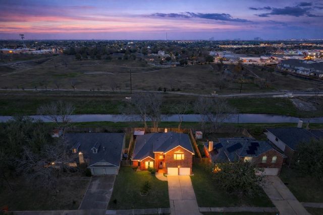 14914 W Bend Dr, Houston, TX 77082