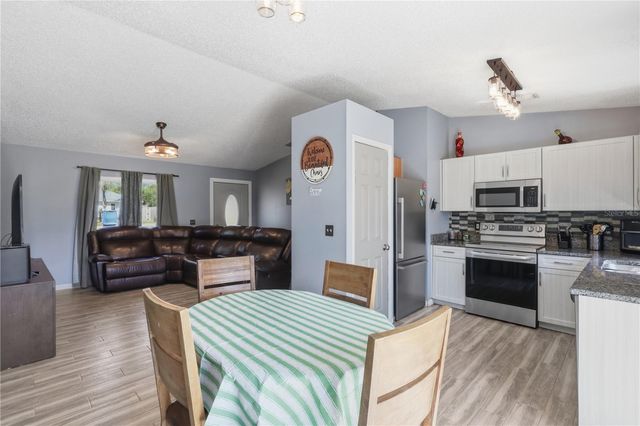 215 WALNUT AVENUE, Orange City, FL 32763