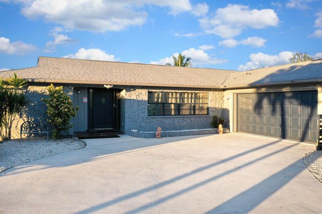 1149 SE Menores Avenue, Port St. Lucie, FL 34952