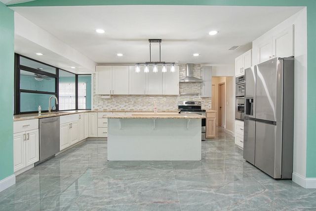 1149 SE Menores Avenue, Port St. Lucie, FL 34952