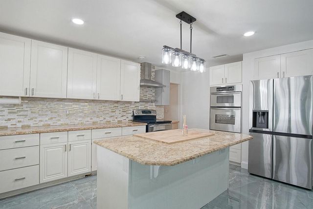 1149 SE Menores Avenue, Port St. Lucie, FL 34952