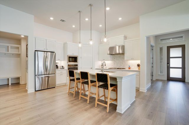 916 Pear Tree LN, Austin, TX 78737