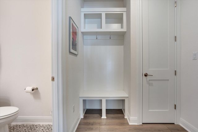 916 Pear Tree LN, Austin, TX 78737