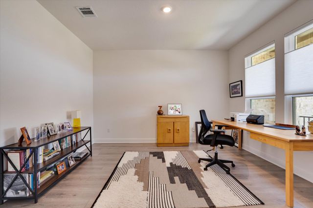 916 Pear Tree LN, Austin, TX 78737