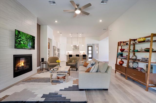 916 Pear Tree LN, Austin, TX 78737