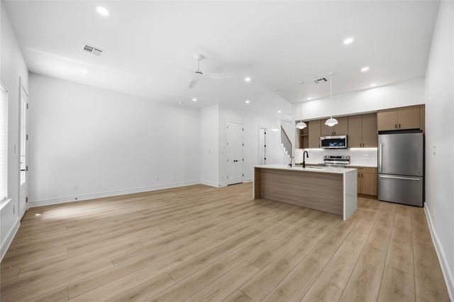 8019 Grandview Street B, Houston, TX 77051