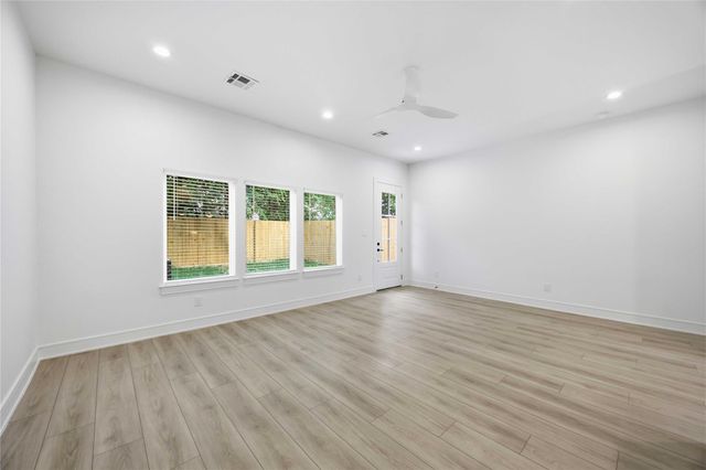 8019 Grandview Street B, Houston, TX 77051