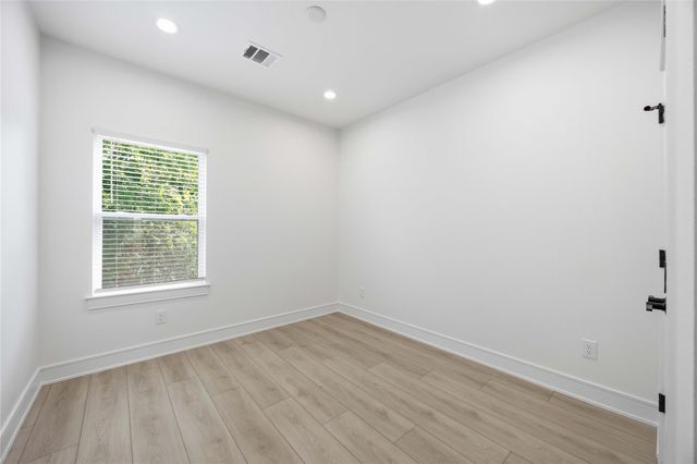 8019 Grandview Street B, Houston, TX 77051
