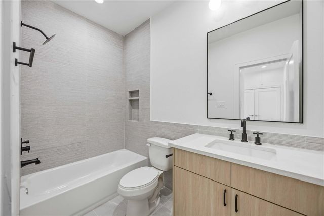8019 Grandview Street B, Houston, TX 77051