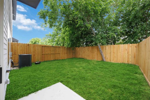 8019 Grandview Street B, Houston, TX 77051