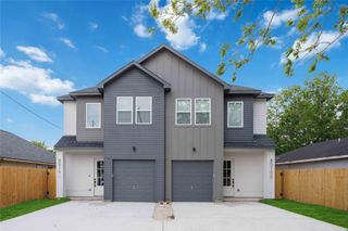 8019 Grandview Street B, Houston, TX 77051