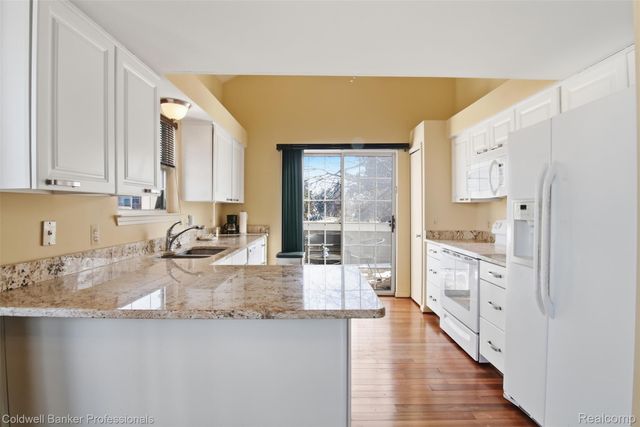 6821 Kindling Court, West Bloomfield Charter Township, MI 48322