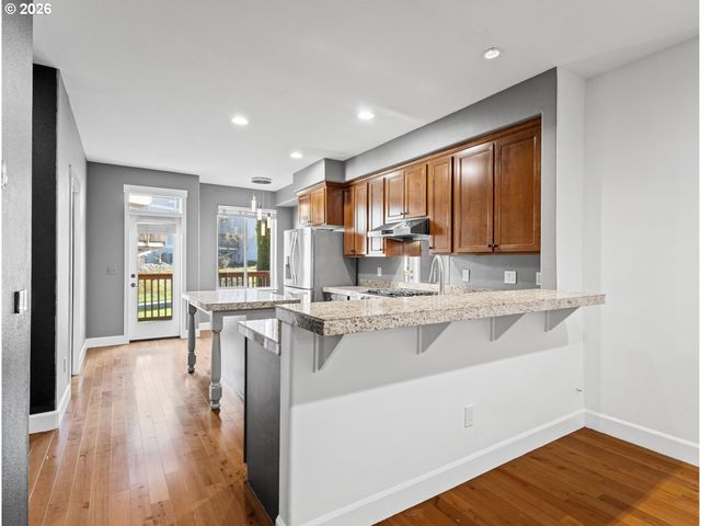 1952 Ne 48TH Way, Hillsboro, OR 97124