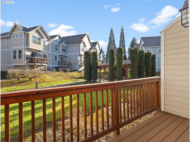 1952 Ne 48TH Way, Hillsboro, OR 97124