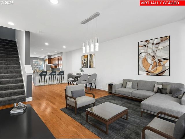 1952 Ne 48TH Way, Hillsboro, OR 97124