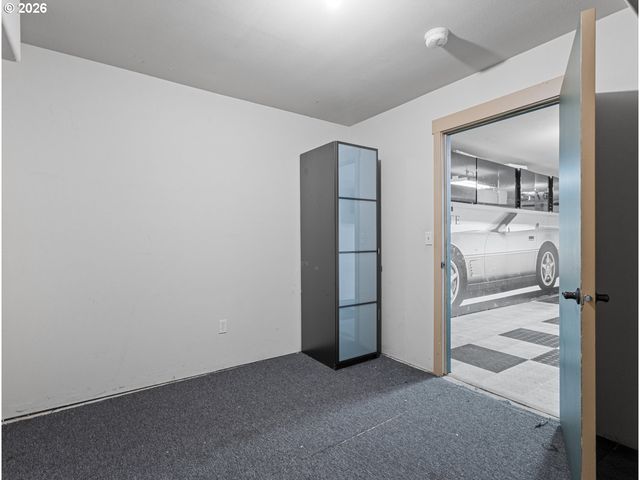 1952 Ne 48TH Way, Hillsboro, OR 97124