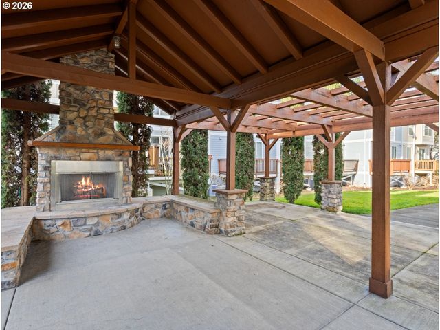 1952 Ne 48TH Way, Hillsboro, OR 97124