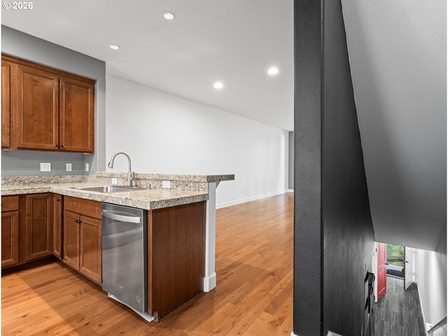 1952 Ne 48TH Way, Hillsboro, OR 97124