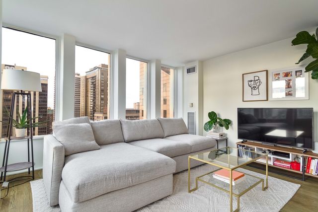 100 E WALTON Street 26H, Chicago, IL 60611