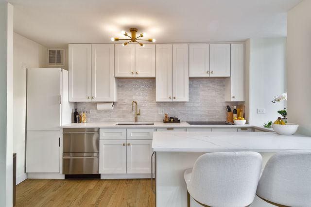 100 E WALTON Street 26H, Chicago, IL 60611