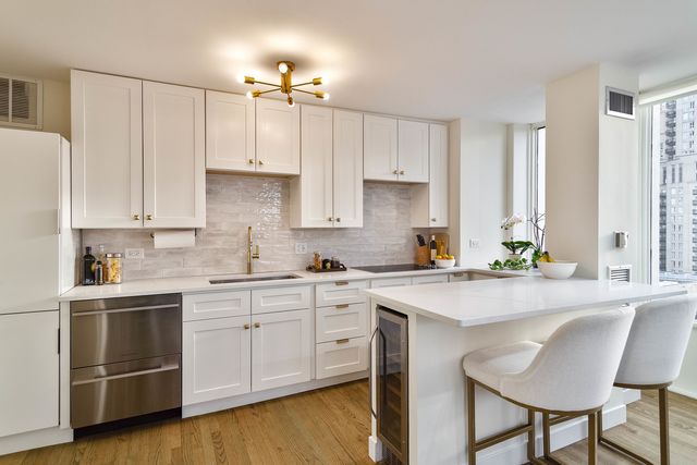 100 E WALTON Street 26H, Chicago, IL 60611