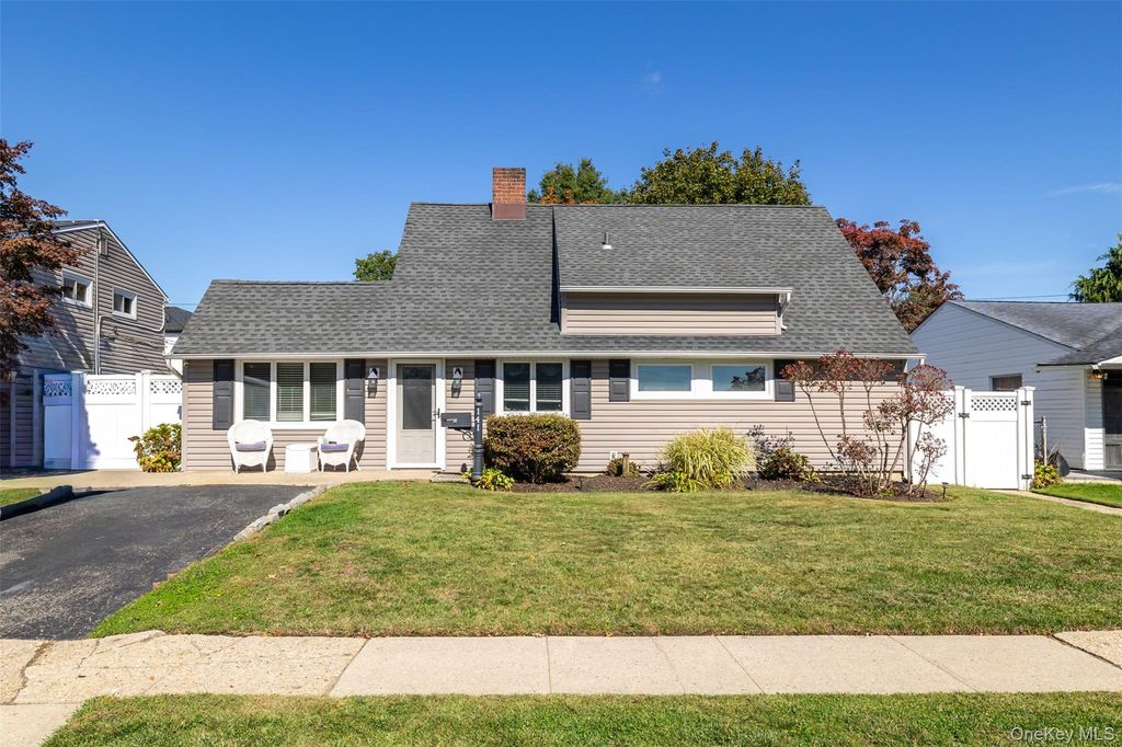 141 Horn Lane, Levittown, NY 11756