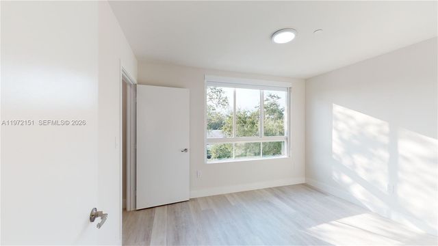 2555 NE 193rd St 2224, Miami, FL 33180