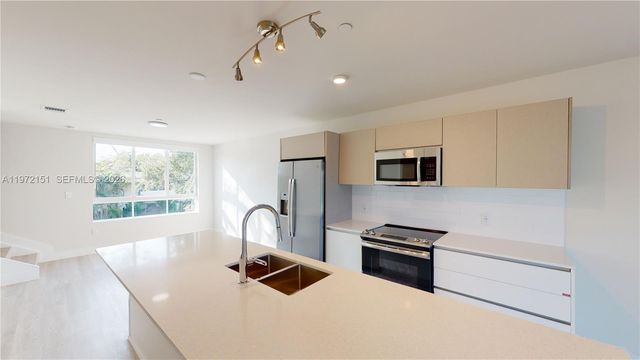 2555 NE 193rd St 2224, Miami, FL 33180