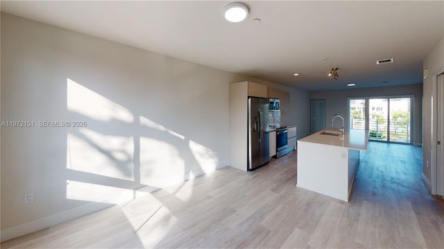 2555 NE 193rd St 2224, Miami, FL 33180