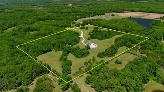 5100 E DUNBAR LN, Centralia, MO 65240